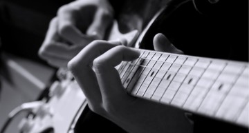 5 Factors That Could Be Causing Fret Buzz (and How to Fix It)